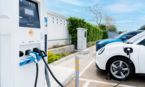 Instalar cargador coche eléctrico en garaje comunitario